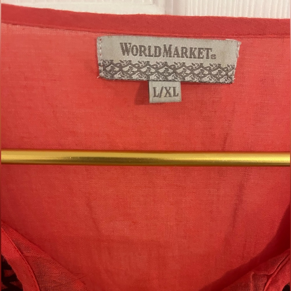 World Market Spanish flowy dark pink top - Picture 2 of 5